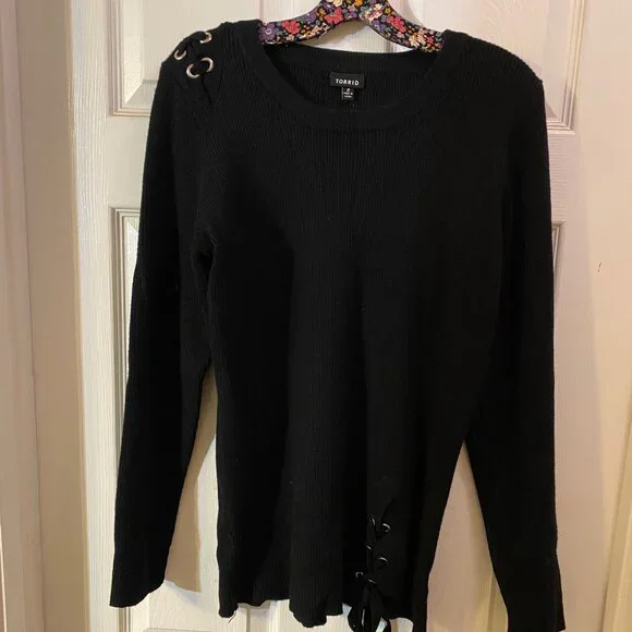 Black Grommet Lace Up Detailed Sweater - Torrid Size 2 - Never Worn - Picture 4 of 4